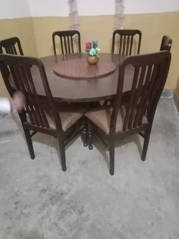 totally new condition dining table for sale 0347-5646277 contact no 0