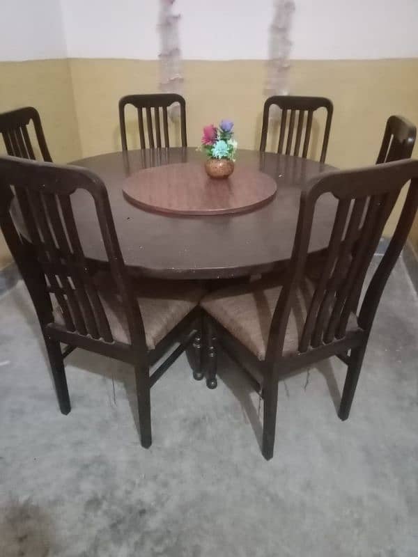 totally new condition dining table for sale 0347-5646277 contact no 1