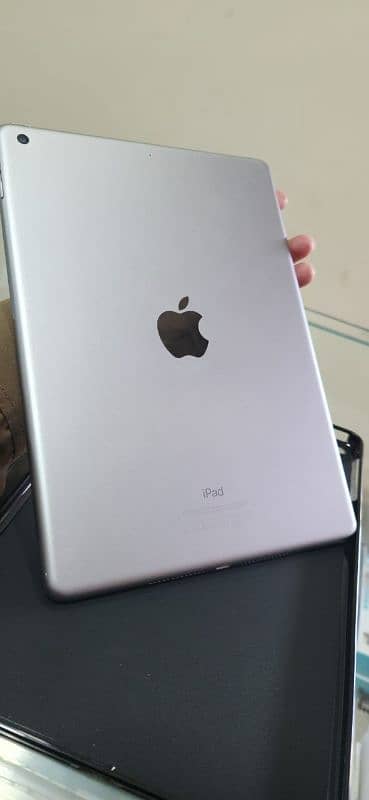 ipad 5th generation 32GB 4