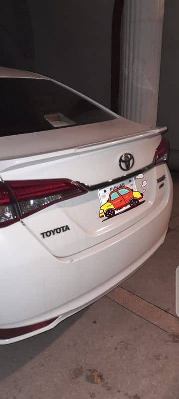 yaris trunk spoiler 2