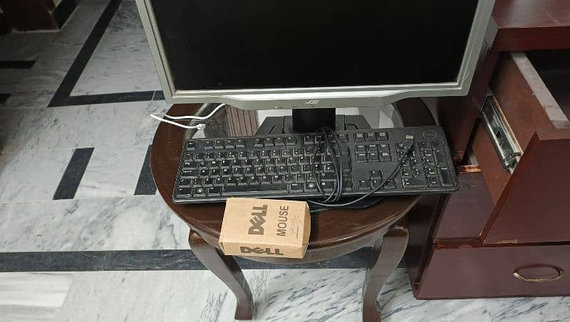 Acer lcd plus mouse and keyboard and camera 1