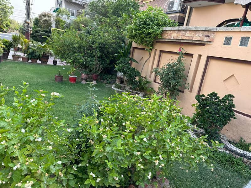 10 Marla House Available For Sale In Wapda Town Phase 1 Block H4 3