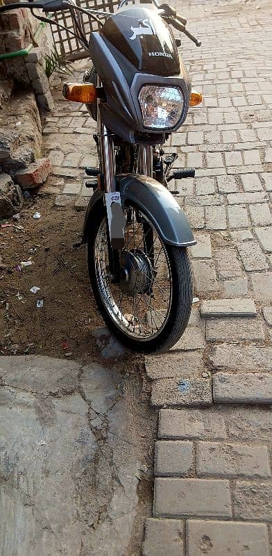 Honda cd 70 dream 6