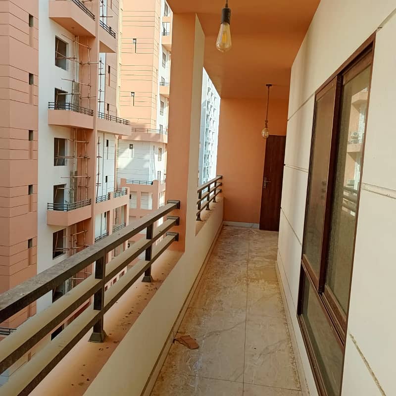 FOR RENT - 3 BEDDD BRAND NEW FLAT (WEST OPEN-CORNER) AVAILABLE IN METROPOLIS RESIDENCY, MAIN JINNAH AVENUE KARACHI 27