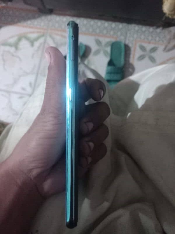 vivo s1 8/256 03287369388 watsap 0