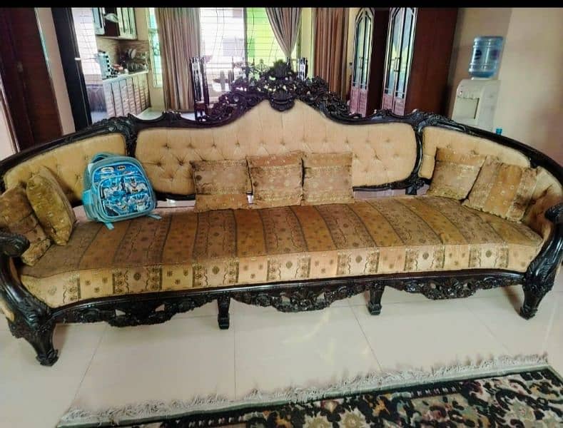 chinoti sofa set 10 seter 4+4+1+1 urjent for sale excellent condition 0