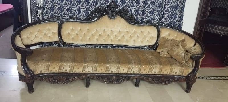 chinoti sofa set 10 seter 4+4+1+1 urjent for sale excellent condition 3