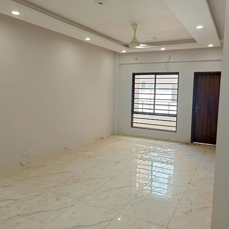 FOR RENT - 3 BEDDD BRAND NEW FLAT (WEST OPEN-CORNER) AVAILABLE IN METROPOLIS RESIDENCY, MAIN JINNAH AVENUE KARACHI 7