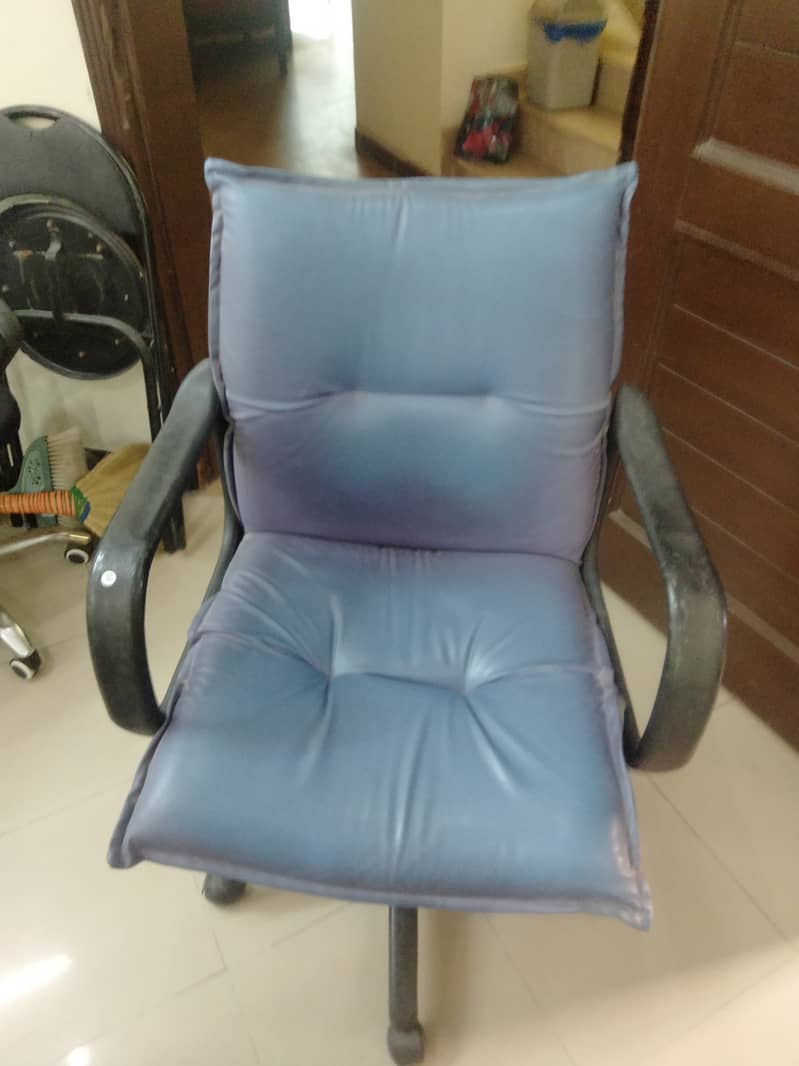 Office Chair used in good condition 1