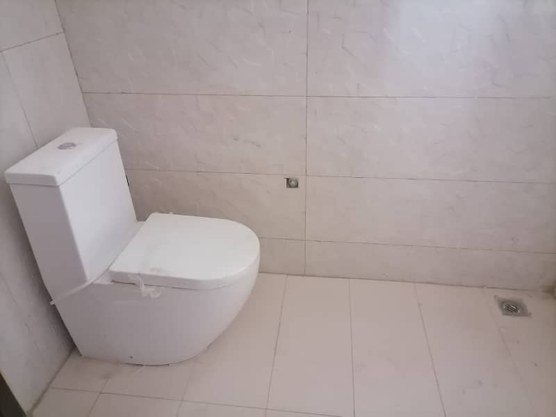 House In Falcon Complex New Malir For Sale 6