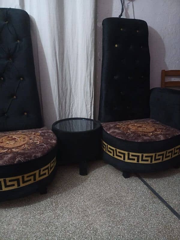 2 sofa set and 1 side table for sale 1