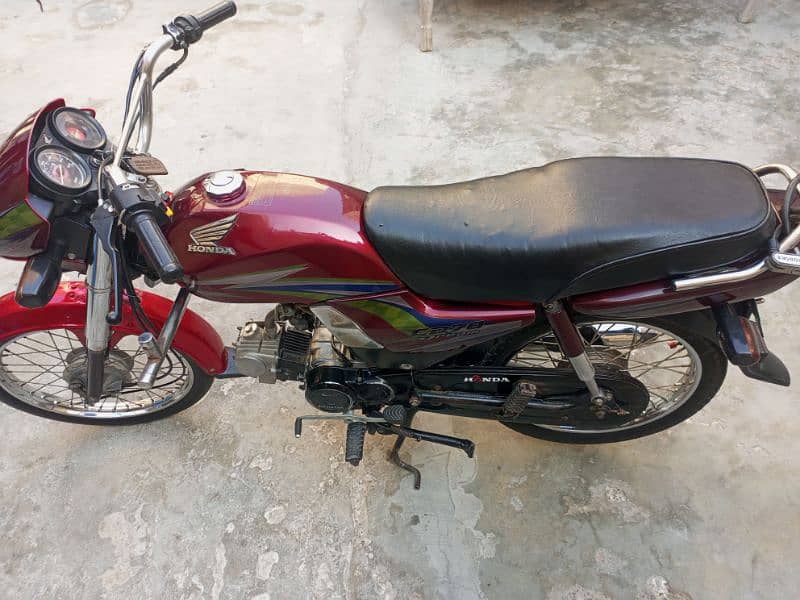 Honda dream 2016 model condition bilkul saaf hai 1