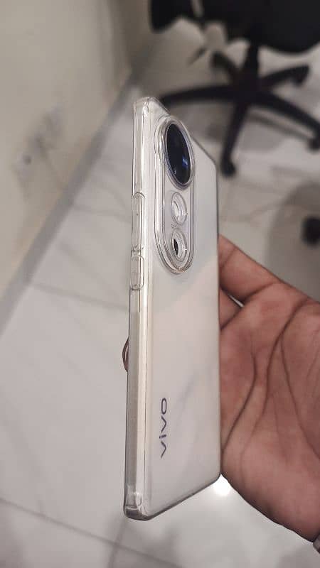 Vivo V40 5 G just Box open 3