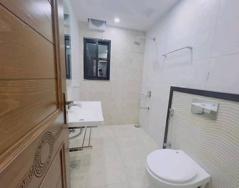 250 Square Feet Flat In Bahria Town For sale At Good Location 3