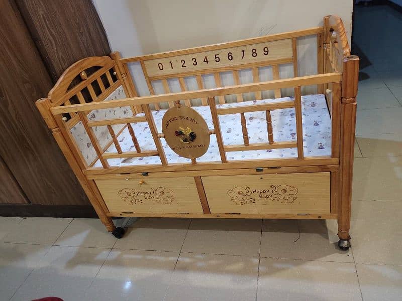 selling baby cot without mattress 3