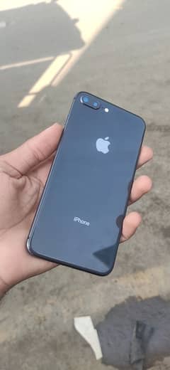 iPhone 8 Plus