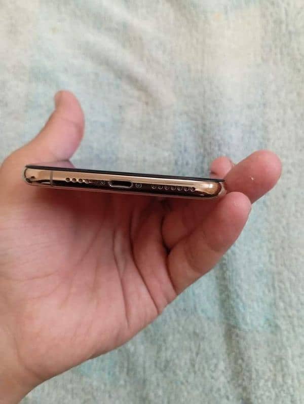 iPhone XS max 64gb 03262134833 1