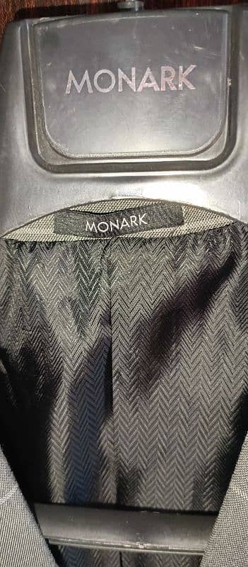 coat paint. MONARK 4