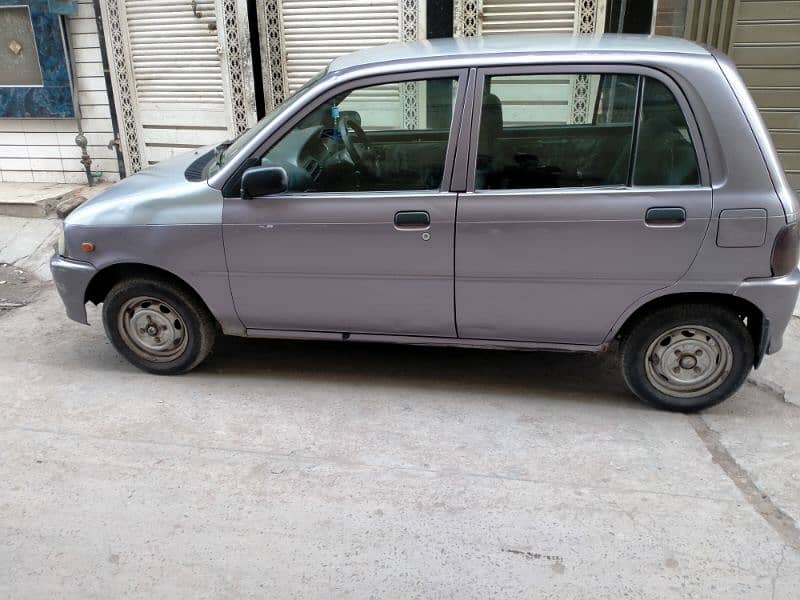 Daihatsu Cuore 2001 1