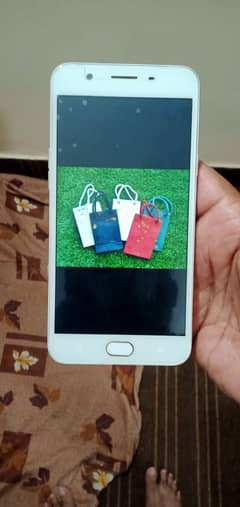 Oppo F1s