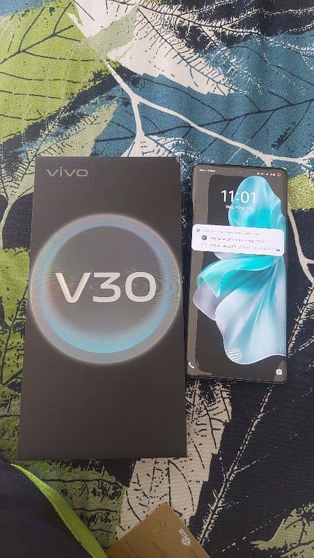 vivo V30 5G 0