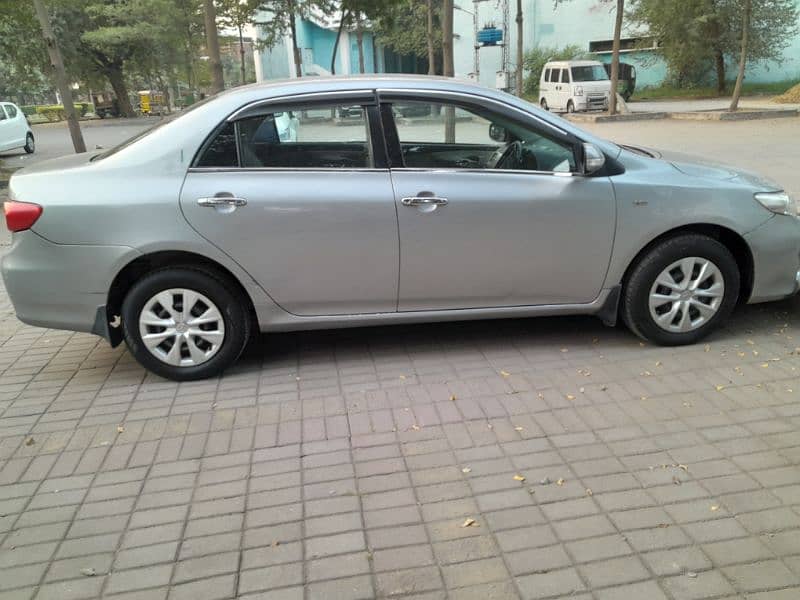 Toyota Corolla XLI 2013 3