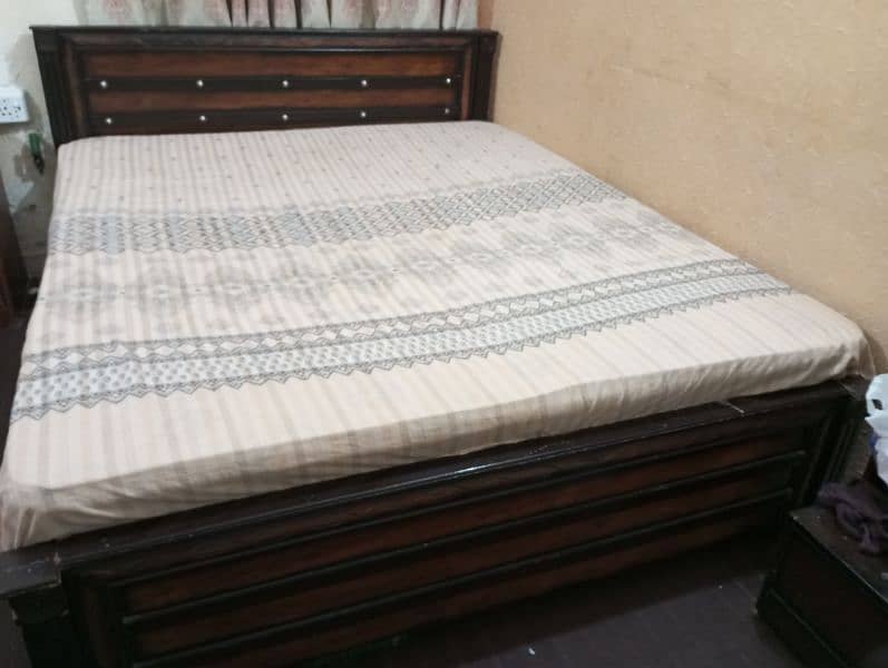 Queen bed with Spring Mattres 1