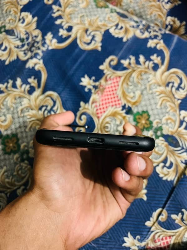 google pixel 4  6/64gb 10/10 condition 3