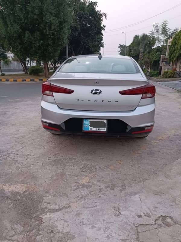 Hyundai Elantra GLS 2.0 2021 4