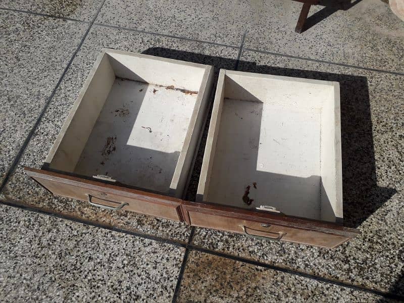 Set of 2 Drawers Same Size (Used) For Sale 2