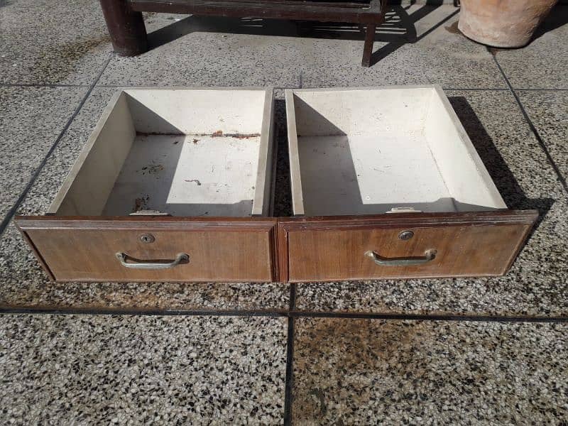 Set of 2 Drawers Same Size (Used) For Sale 3