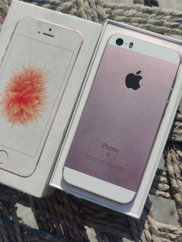 iPhone SE 64gb PTA approved for sale 0