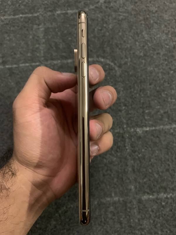 iPhone XS Max 64gb factory unlock non pta 2