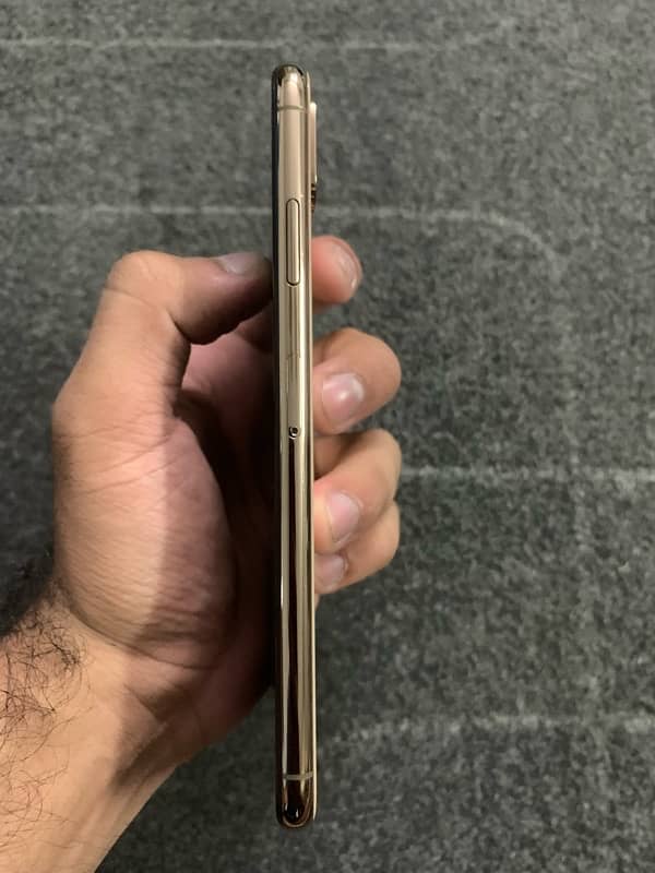 iPhone XS Max 64gb factory unlock non pta 3