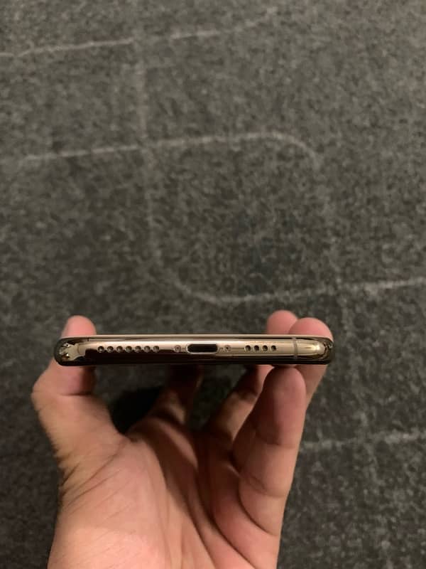 iPhone XS Max 64gb factory unlock non pta 5