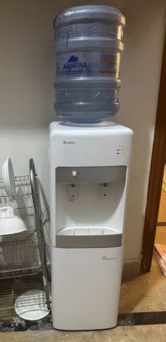 Gree water dispenser for sale!