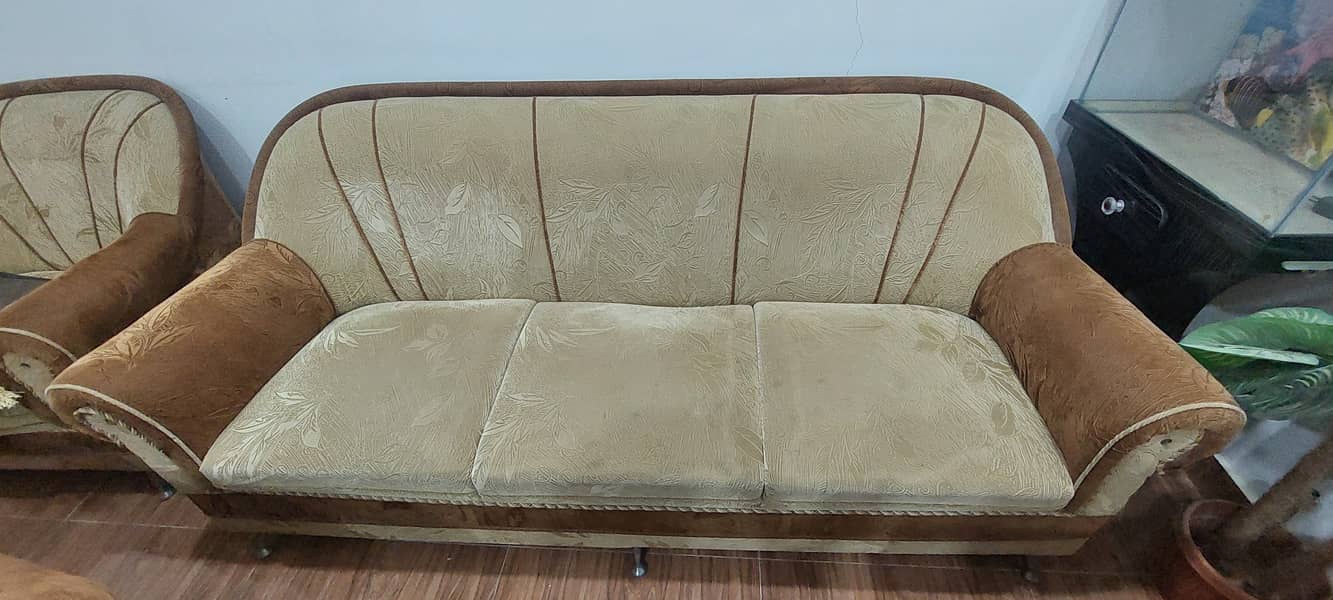 7 Seater Old Sofa 1