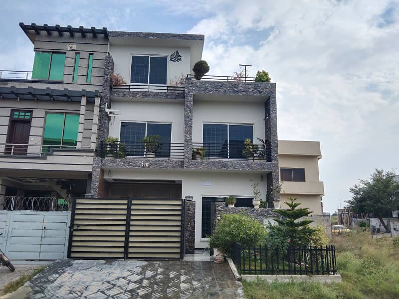 4 Marla Luxury Designer House Available For Sale In D-12 4