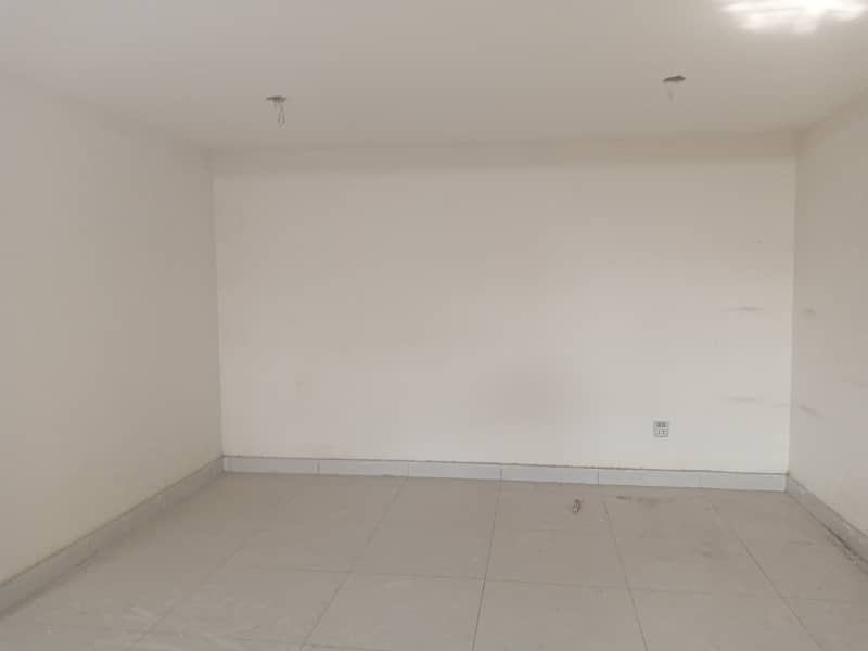 BASEMENT FOR RENT COMMERCIAL 4