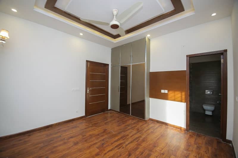 DHA Phase 6 20 Marla Upper Portion Up For rent 3