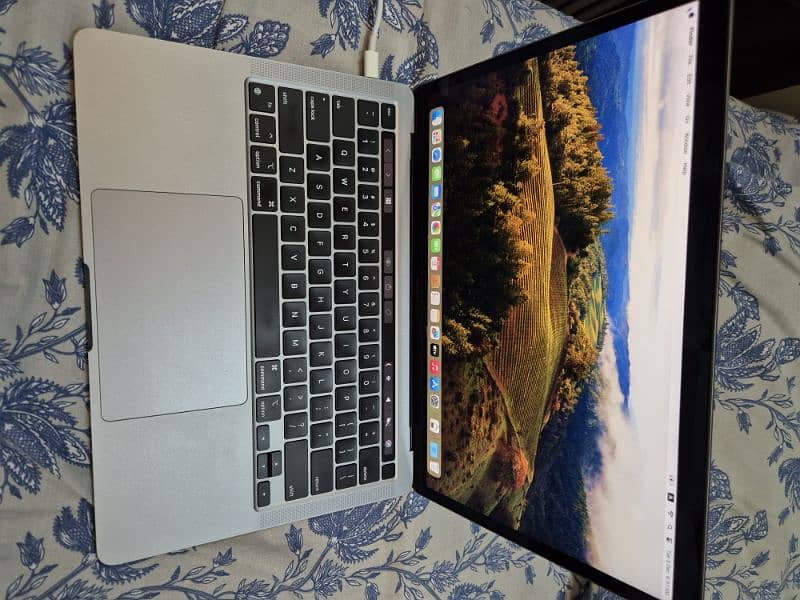 MacBook Pro 13 inch M2 16/512 1