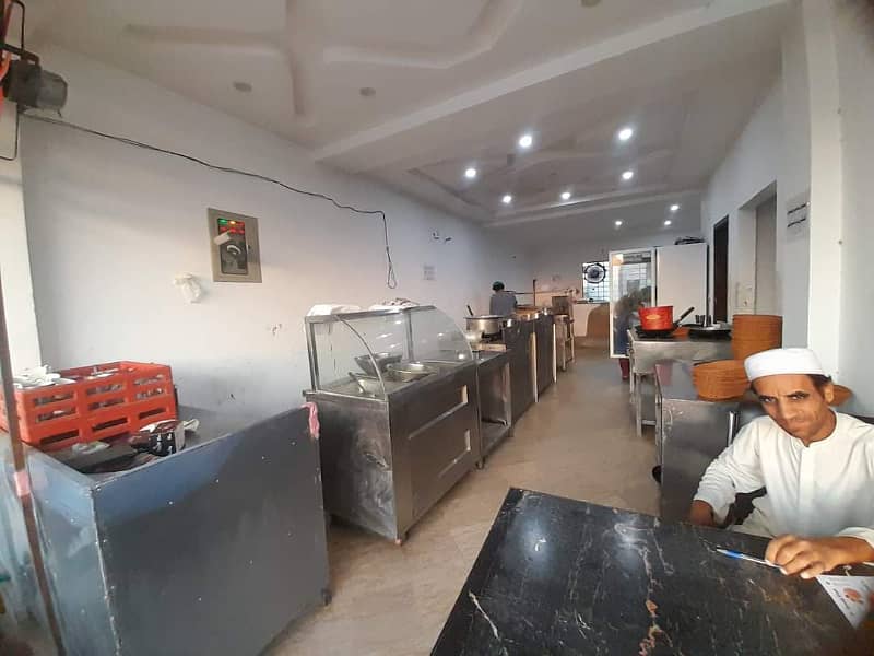 running cafe and resturant for rent setup for sale in johar town hot location 3