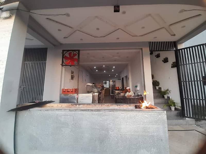 running cafe and resturant for rent setup for sale in johar town hot location 4