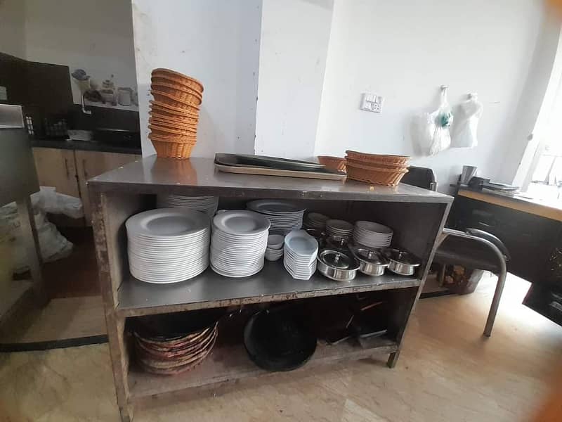 running cafe and resturant for rent setup for sale in johar town hot location 6