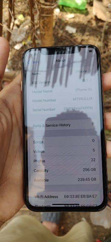 iPhone x hai or ok sat hai bas better service pa hai or sat pchk ha 1