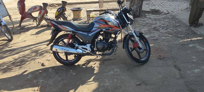 Honda 150F 10/9 Lush Condition 100% Ok price full final  no time waste 4