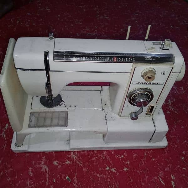 Janome Model 815 Rs. 16500/= 2