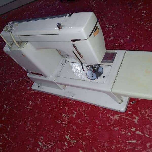 Janome Model 815 Rs. 16500/= 7