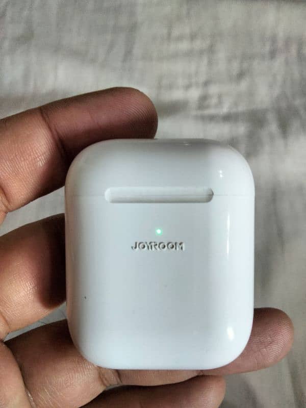 joyroom Airpods almost Brand New condition 3