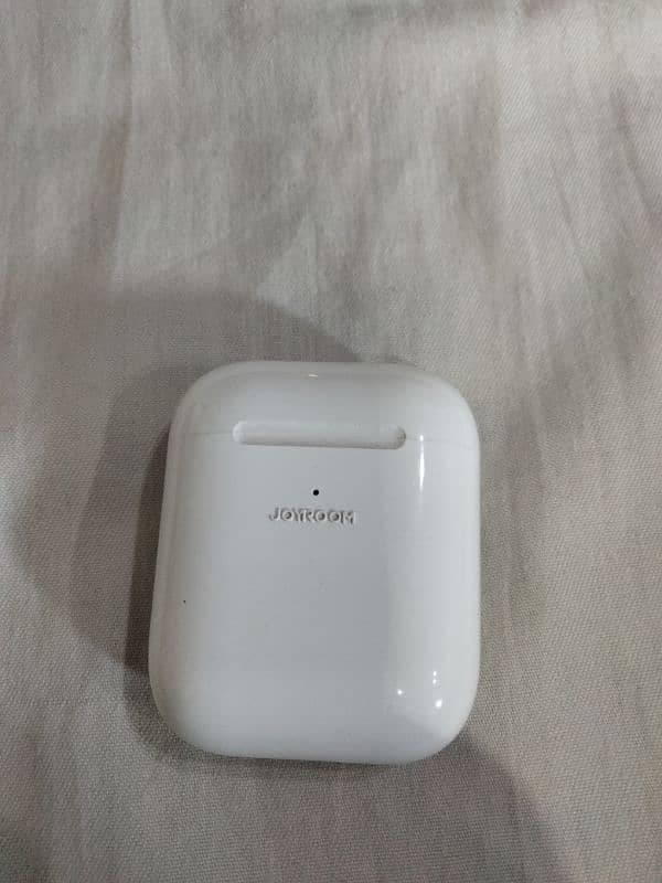 joyroom Airpods almost Brand New condition 5